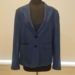 Navy blazer with leather lining trim